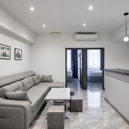 Ris Central Apartments 耶烈万 外观 照片