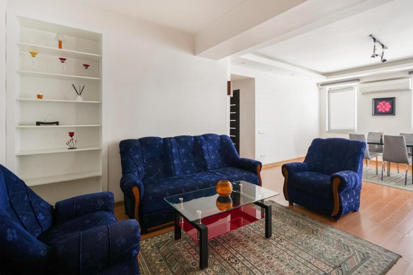 Ris Central Apartments 耶烈万 外观 照片