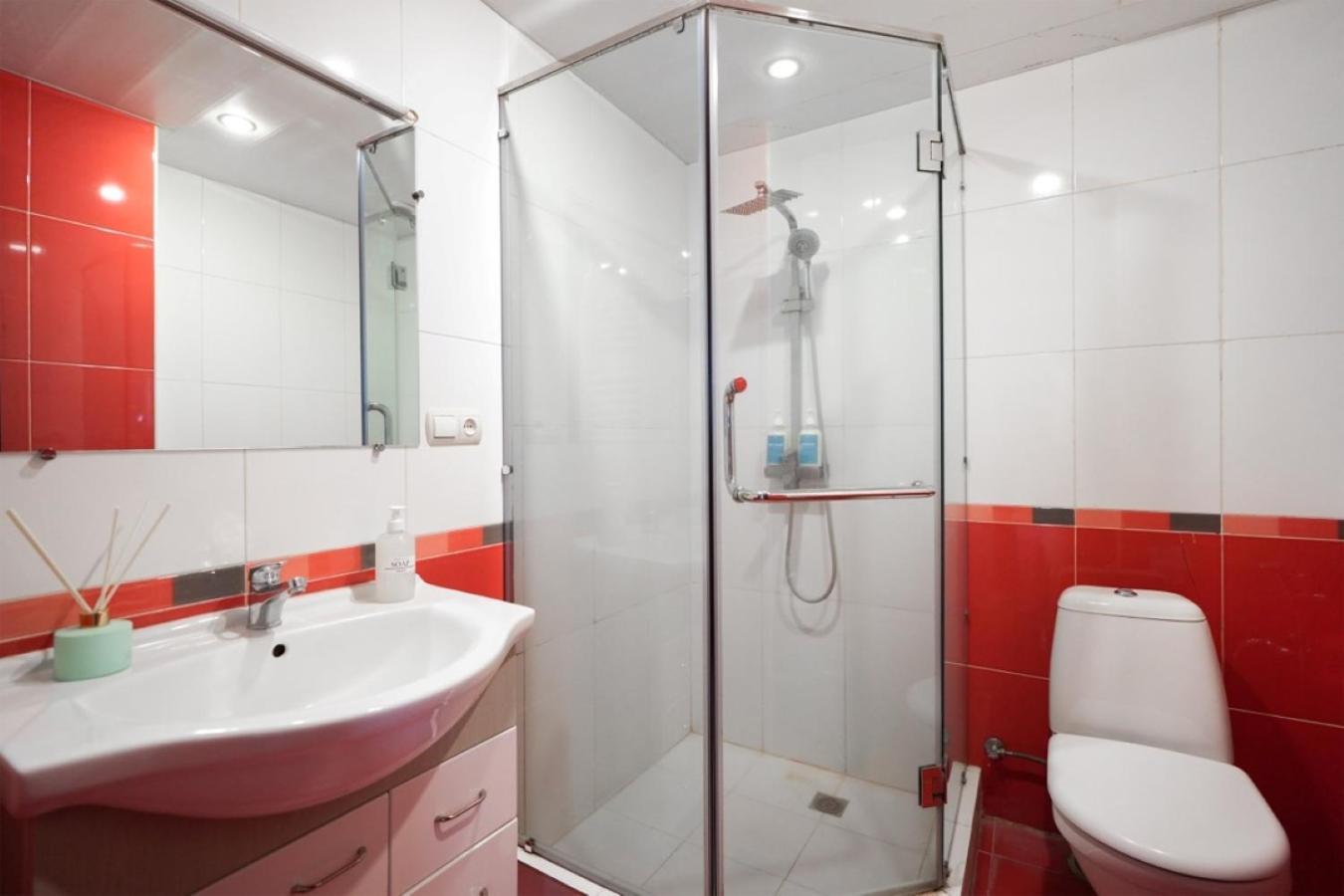 Ris Central Apartments 耶烈万 外观 照片
