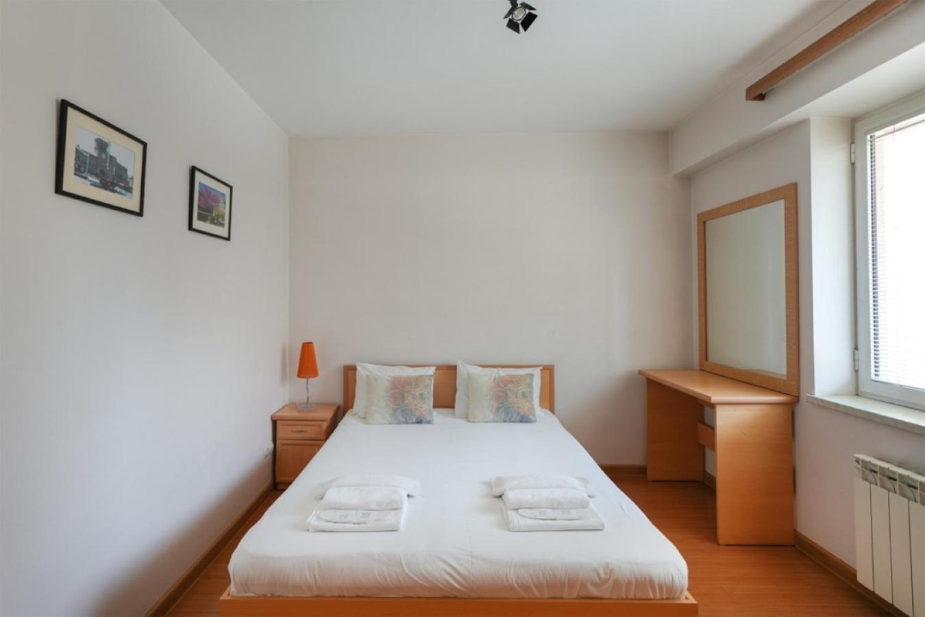 Ris Central Apartments 耶烈万 外观 照片